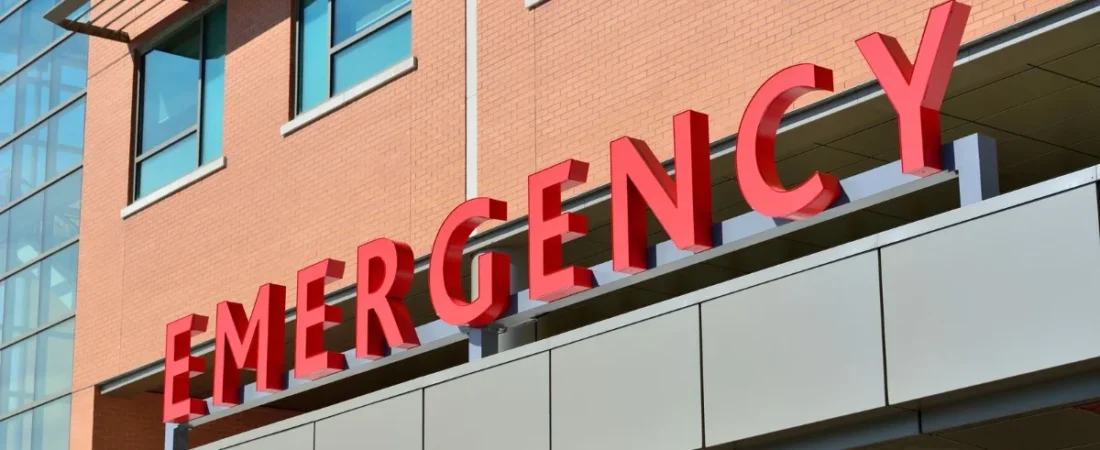 Hospital emergency room entrance sign